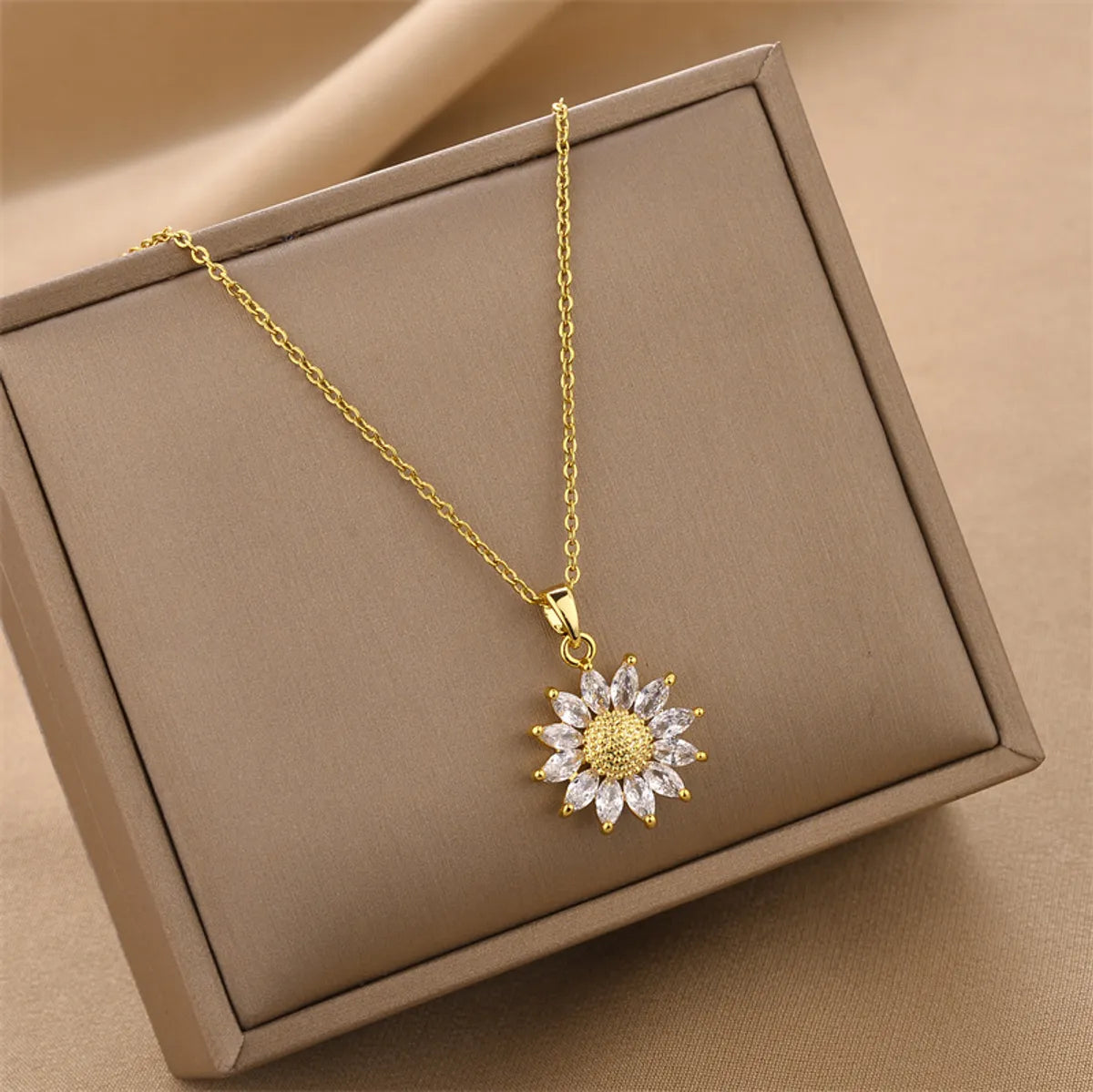 Fashion Flower Titanium Steel Inlay Zircon Pendant Necklace 1 Piece