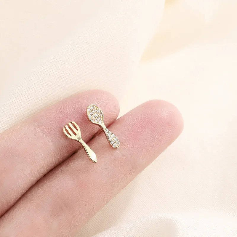 Fashion Fork Copper Inlay Zircon Ear Studs 1 Pair