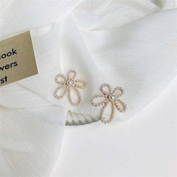 Fashion Full Rhinestone Exaggerated Hollow Flower Stud Earrings Wholesale