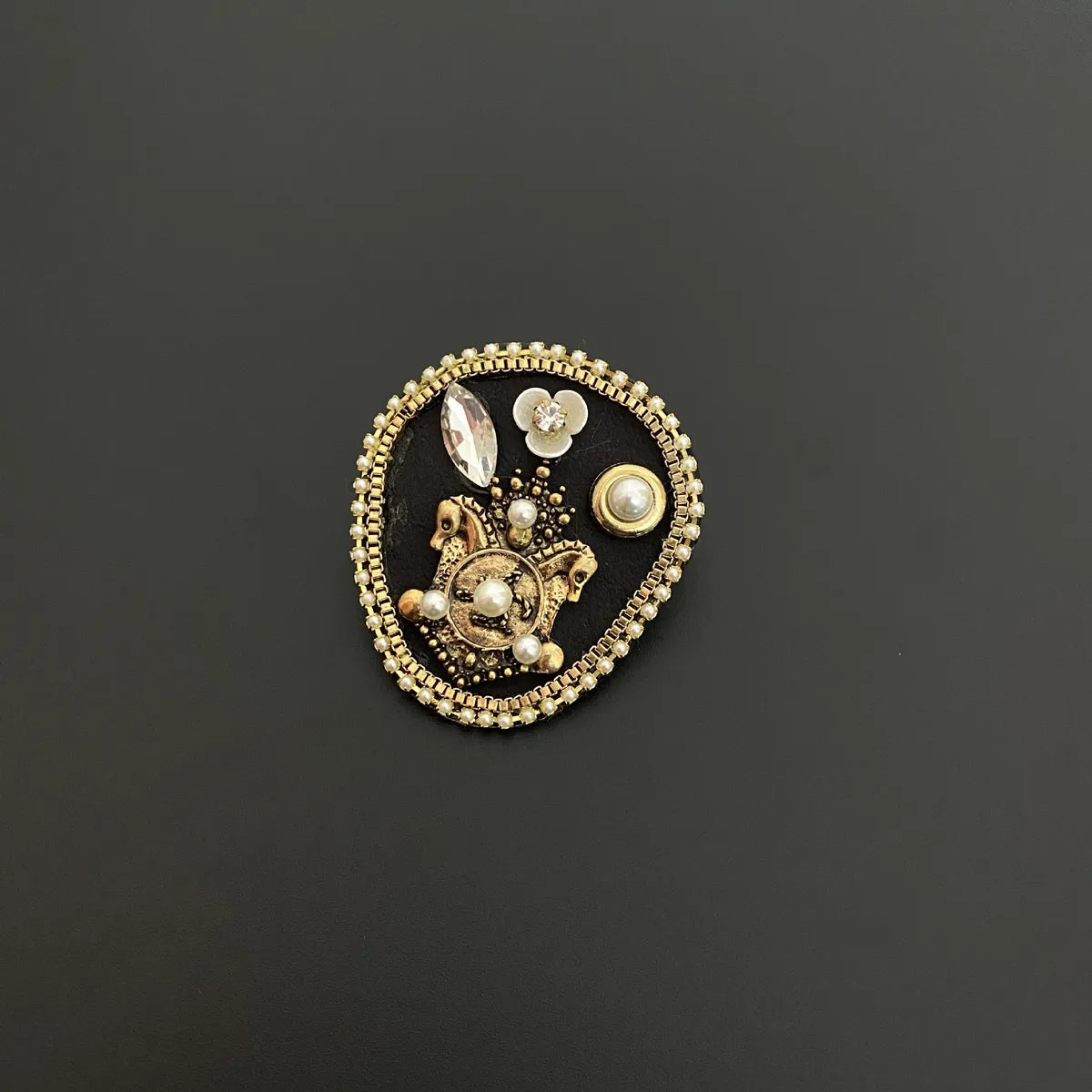 Fashion Geometric Alloy Inlay Rhinestones Women'S Brooches