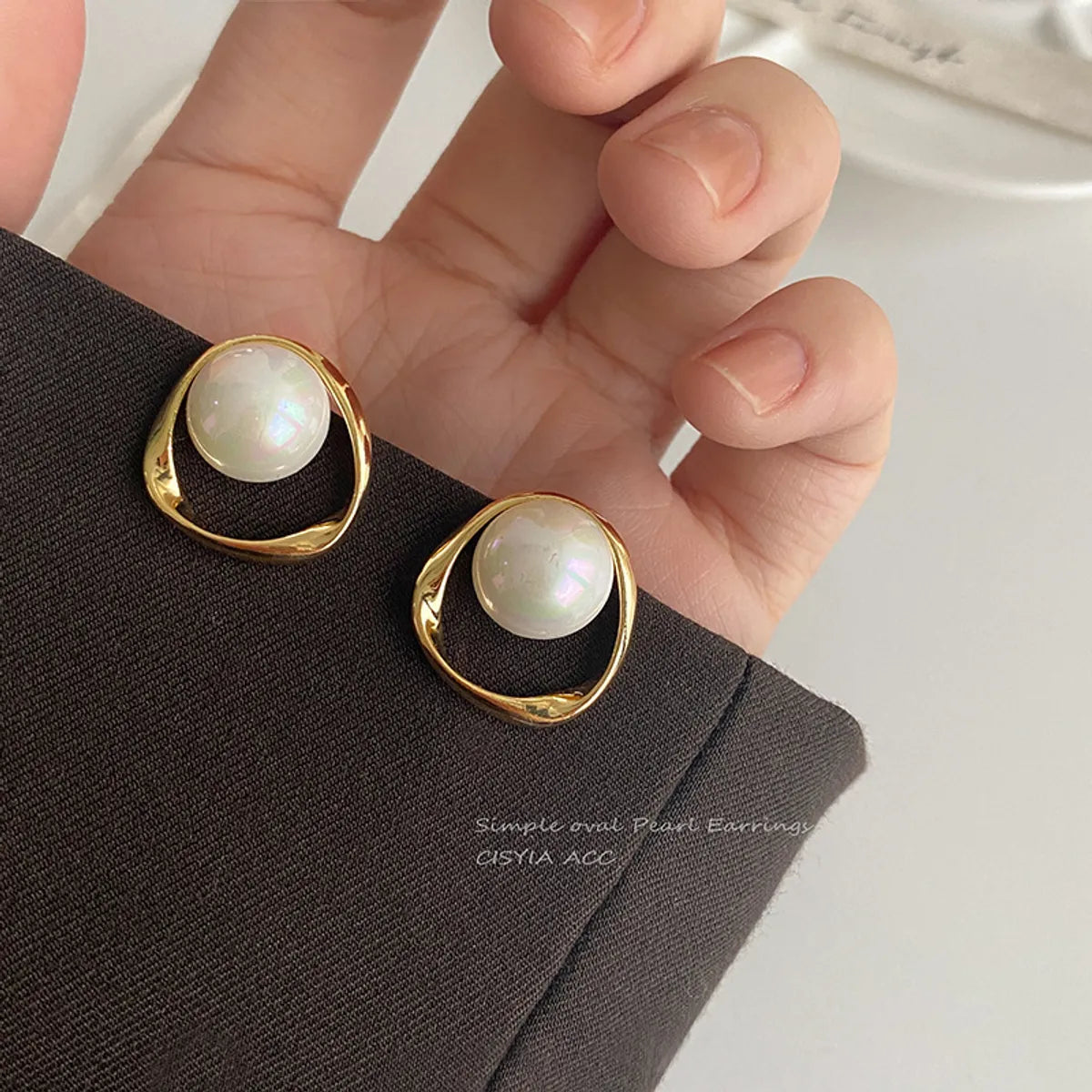 Fashion Geometric Alloy Plating Artificial Pearls Women'S Earrings 1 Pair