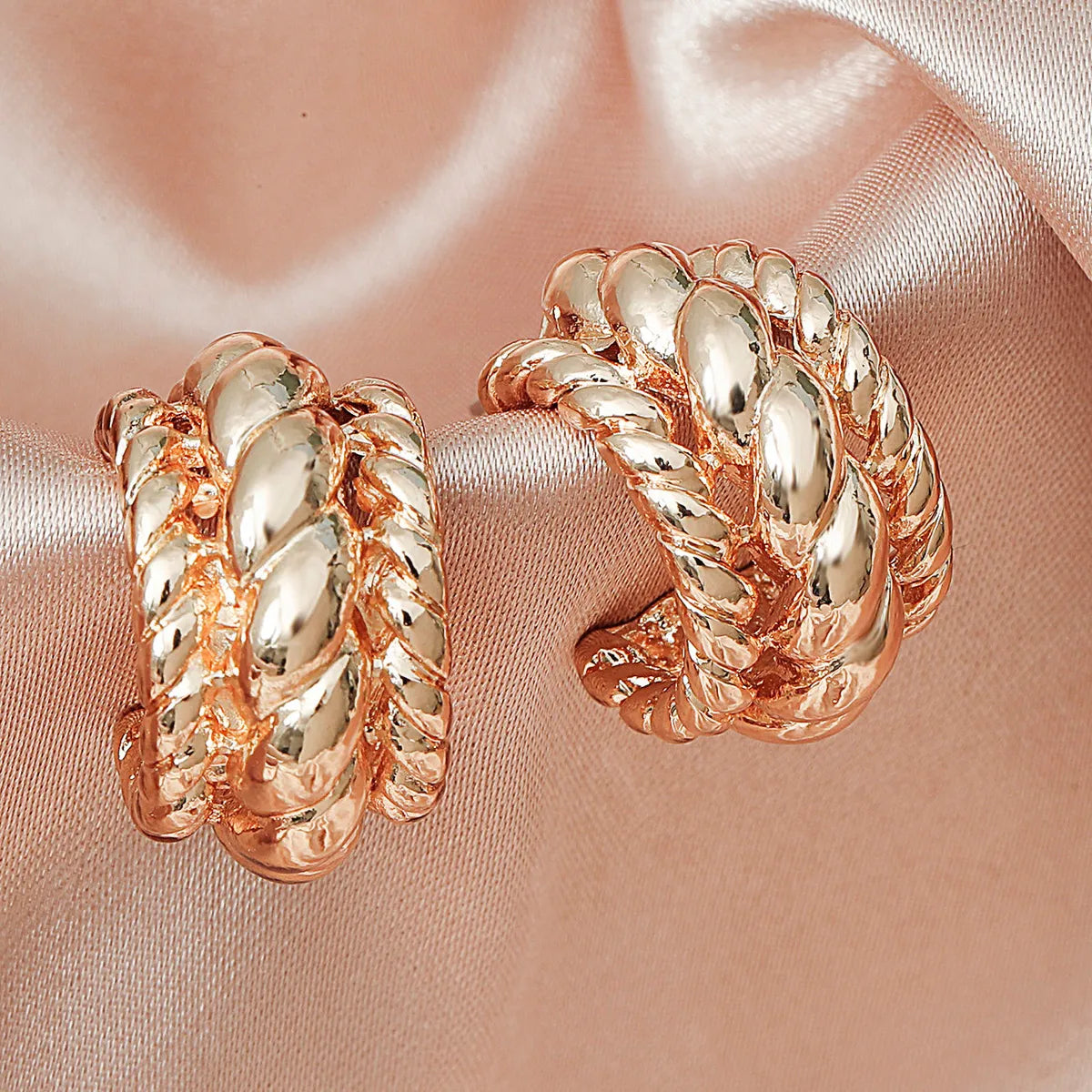 Fashion Geometric C-shaped Alloy Earrings