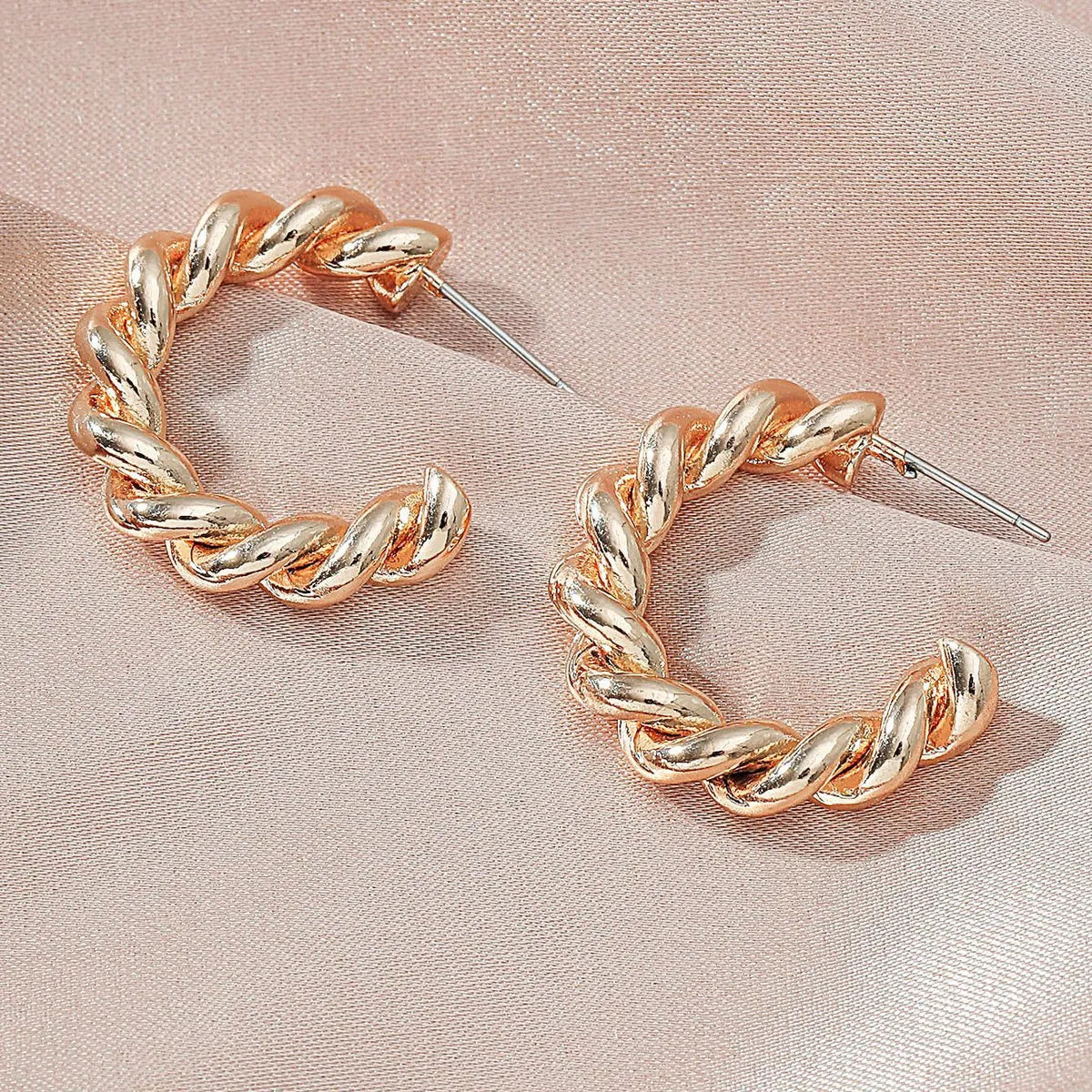 Fashion Geometric C-shaped Alloy Earrings