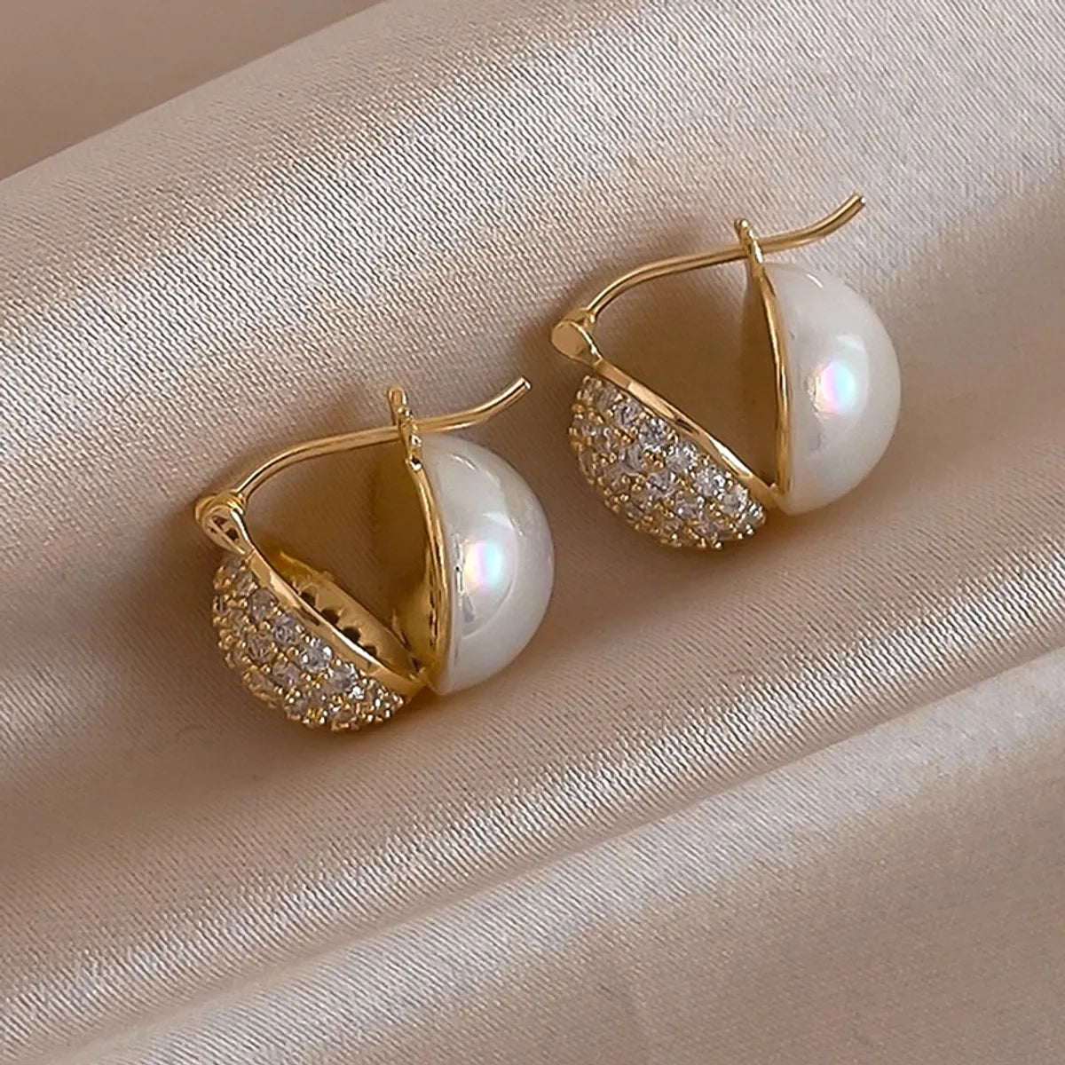 1 Pair Fashion Geometric Inlay Copper Pearl Zircon Ear Studs