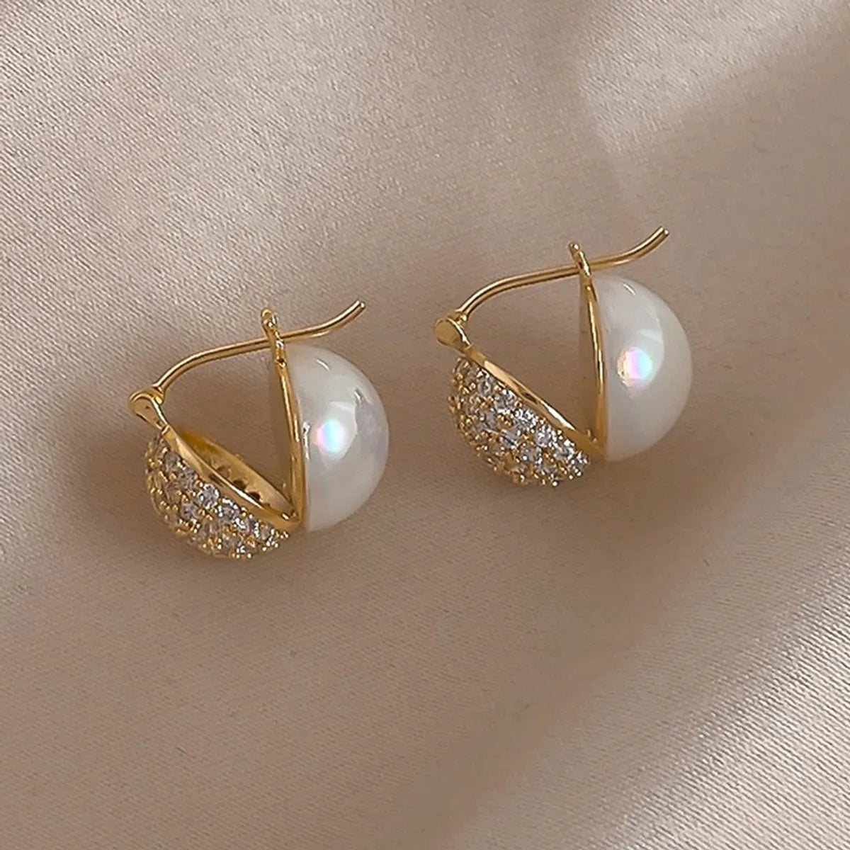 1 Pair Fashion Geometric Inlay Copper Pearl Zircon Ear Studs