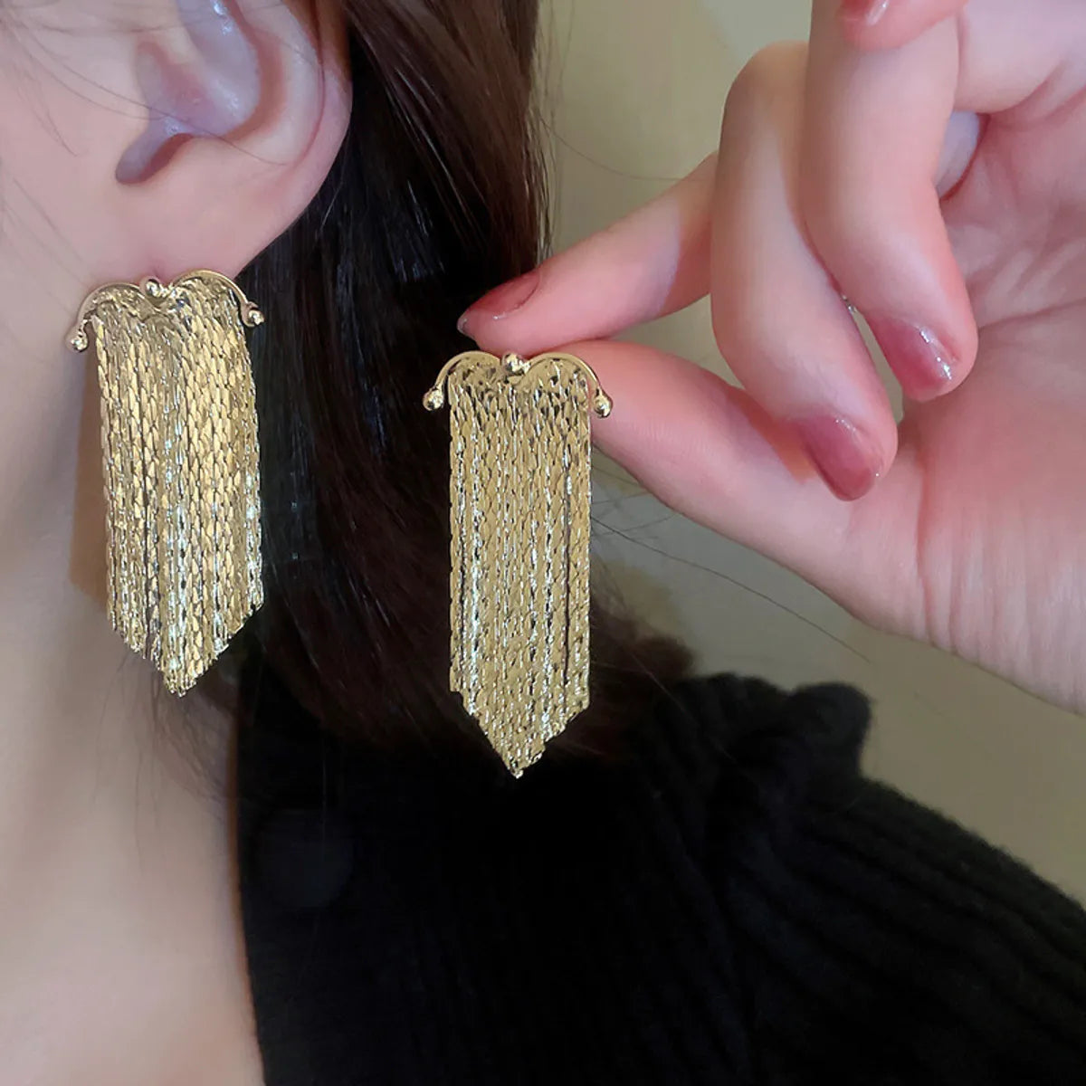 Fashion Geometric Metal Tassel Rhinestones Women'S Earrings 1 Pair