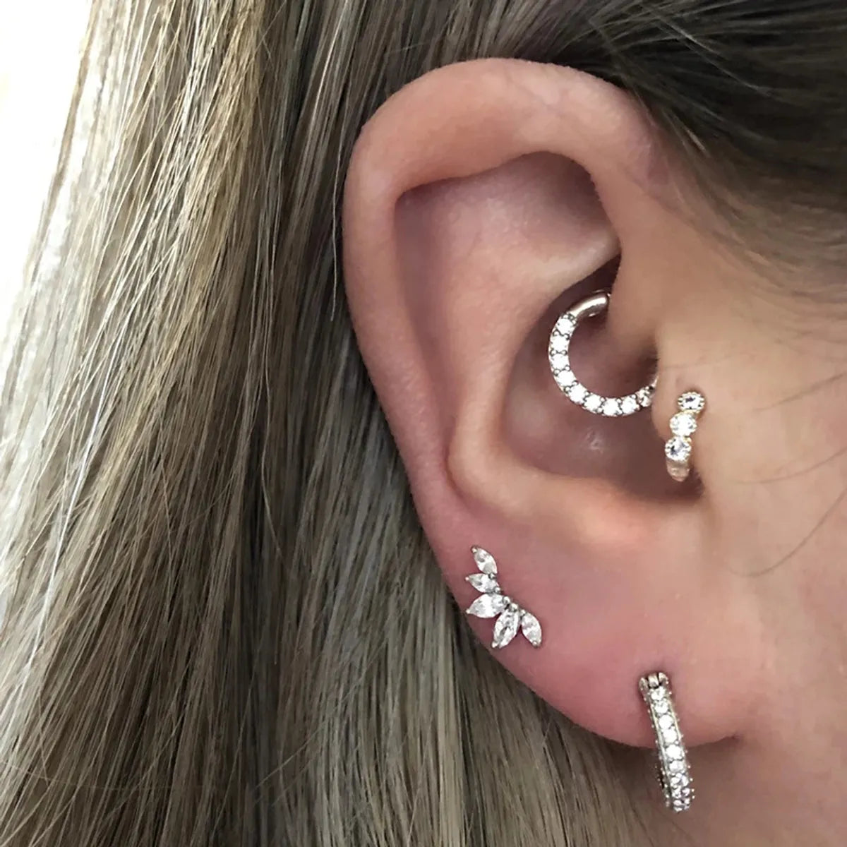 1 Piece Fashion Geometric Inlay Silver Zircon Ear Studs