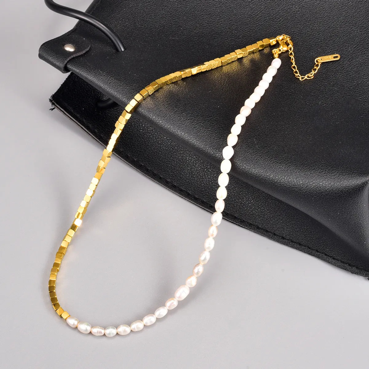 Fashion Geometric Titanium Steel Gold Plated Pearl Necklace 1 Piece