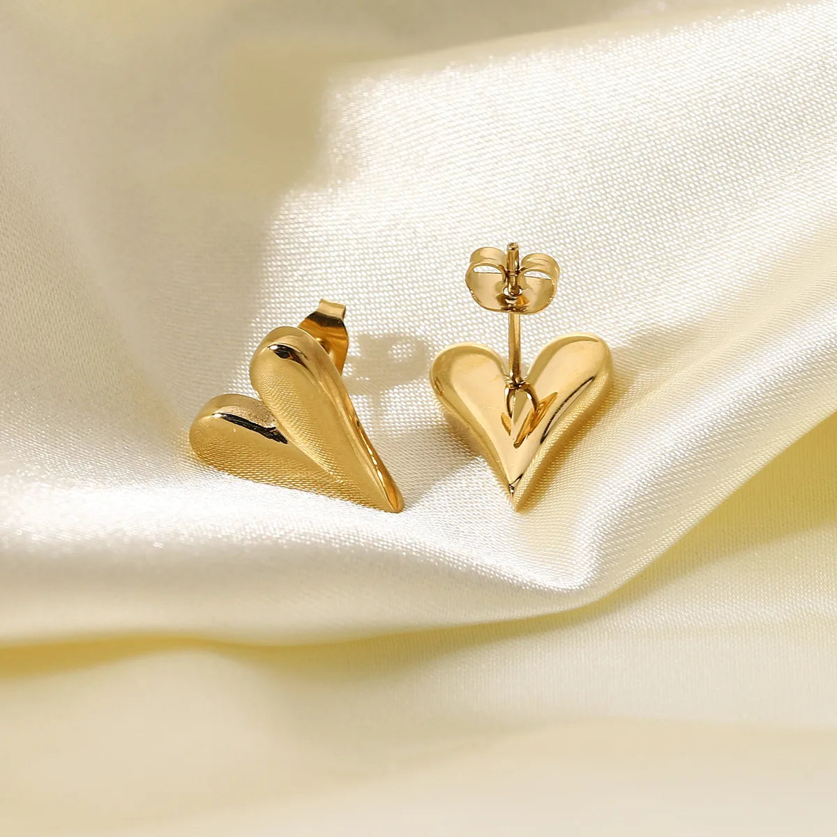 Fashion Gold Plated Stainless Steel Heart Earrings Wholesale Nihaojewelry