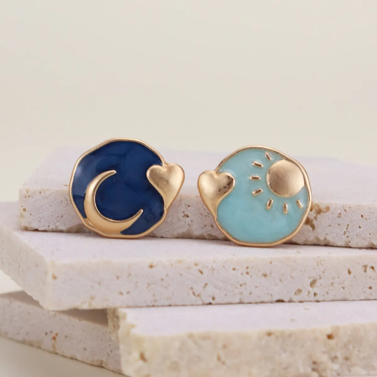 Fashion Heart Shape Alloy Asymmetrical Metal Ear Studs