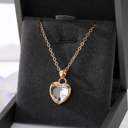 Fashion Heart Shape Alloy Inlay Glass Women'S Pendant Necklace 1 Piece