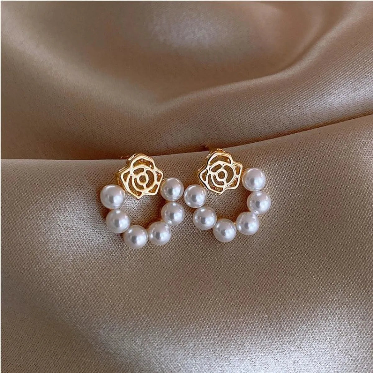 Fashion Heart Shape Bow Knot Alloy Inlay Artificial Pearls Rhinestones Women's Ear Studs 1 Pair