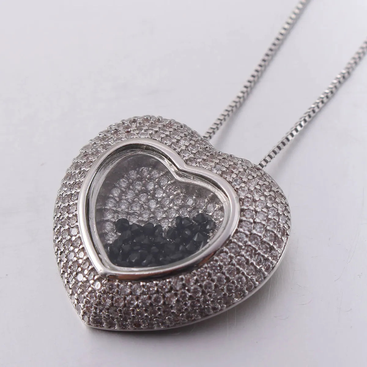 Fashion Heart Shape Copper Inlay Zircon Pendant Necklace