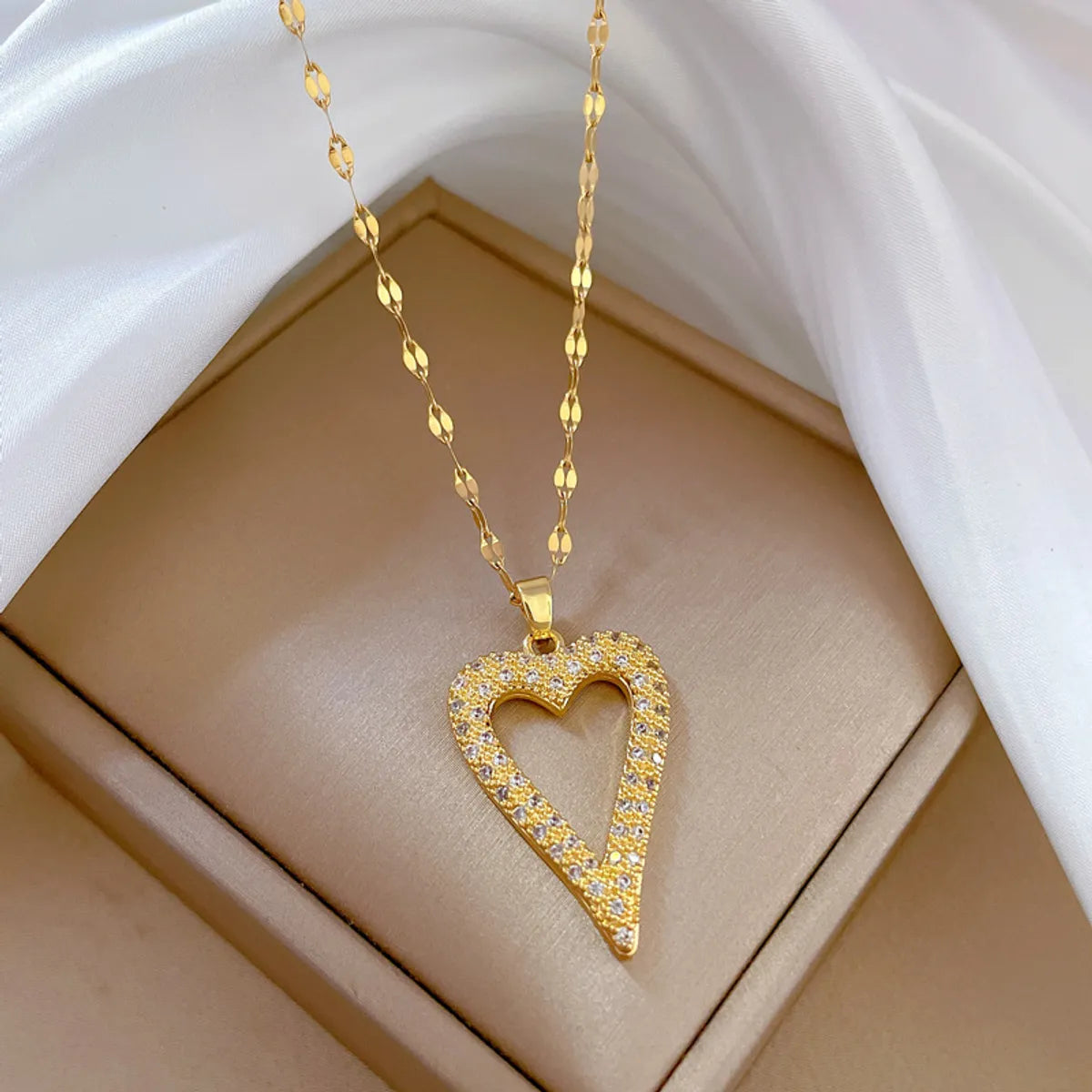 Fashion Heart Shape Stainless Steel Copper Plating Artificial Diamond Pendant Necklace