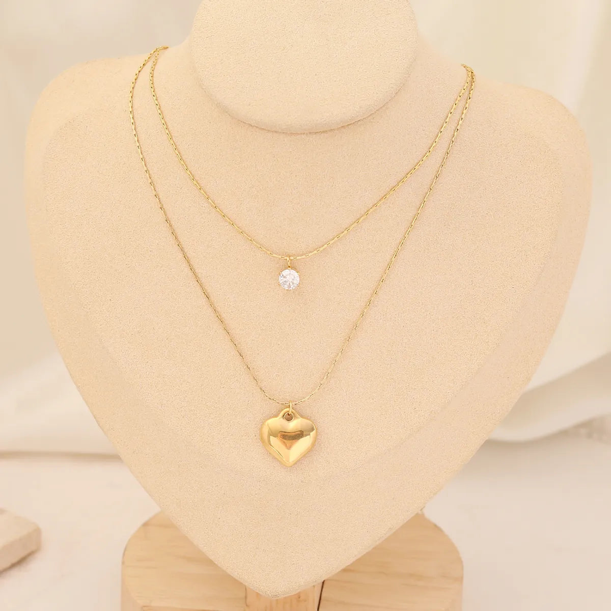 Fashion Heart Shape Stainless Steel Layered Necklaces Gold Plated Pearl Stainless Steel Necklaces 1 Piece