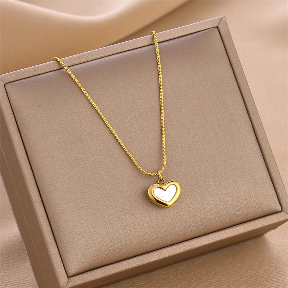 Fashion Heart Shape Titanium Steel Gold Plated Necklace