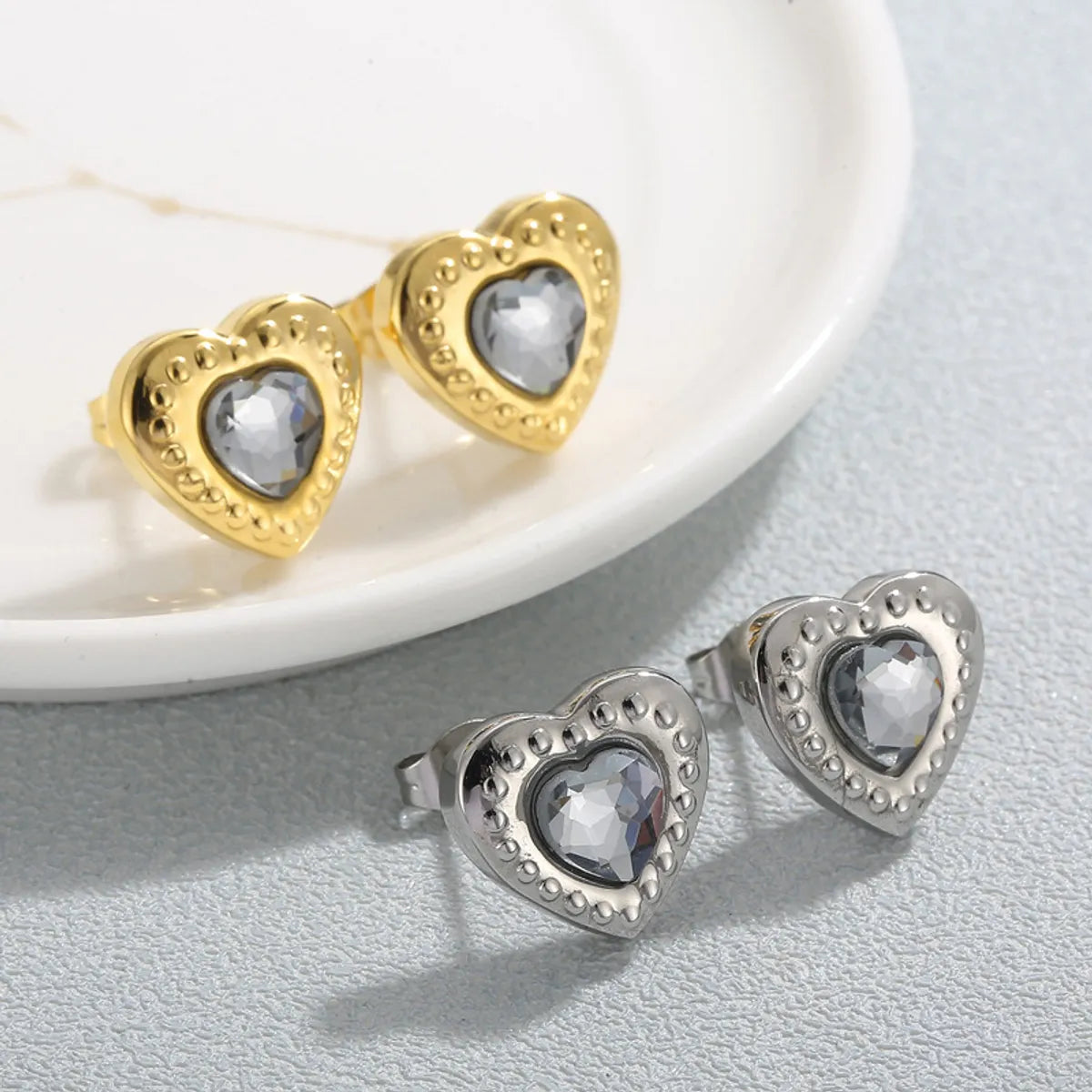 Fashion Heart Shape Titanium Steel Plating Inlay Glass Ear Studs 1 Pair