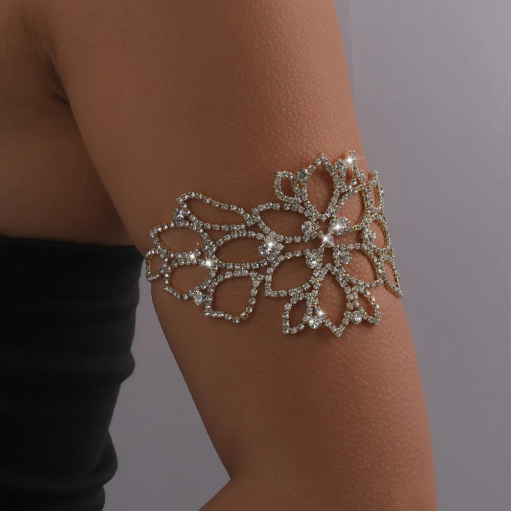 Fashion Hollow Flower Rhinestone Necklace Arm Ring