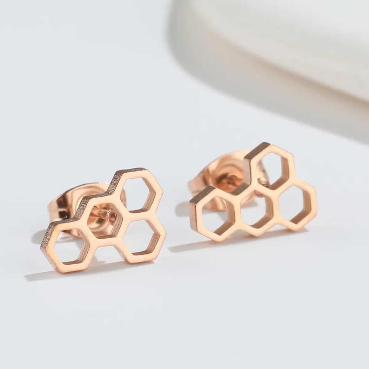 Fashion Honeycomb Titanium Steel Ear Studs Plating No Inlaid Stainless Steel Earrings