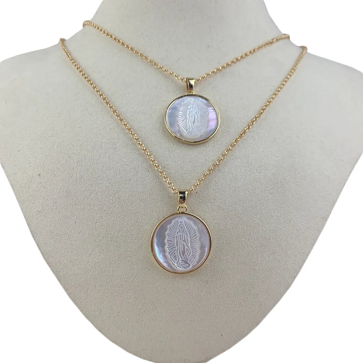 Fashion Human Round Copper Inlaid Shell Necklace 1 Piece