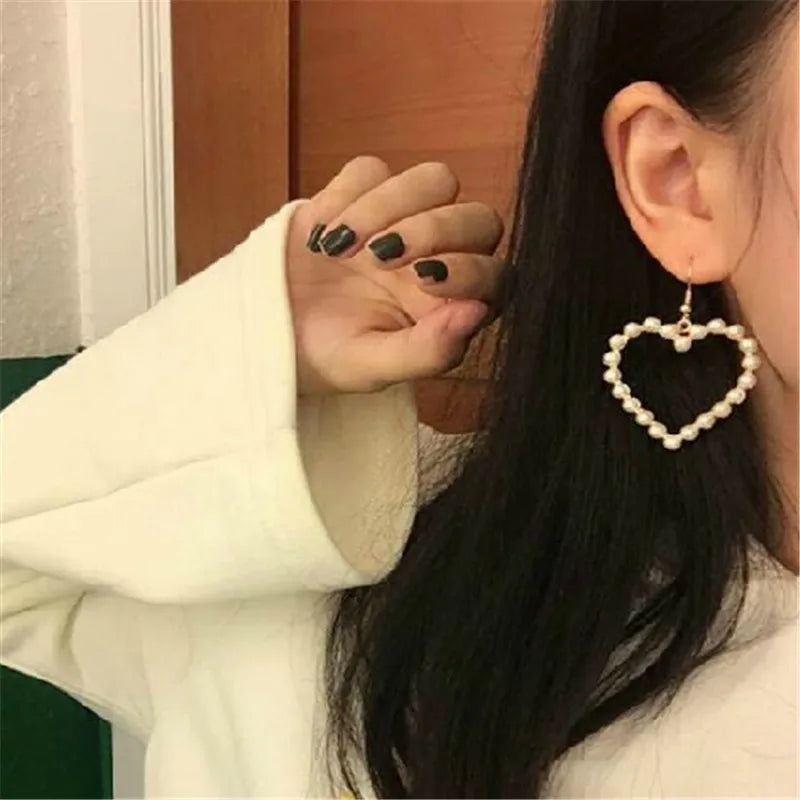 Fashion Inlaid Pearl Classic Heart Earrings Ornaments Wholesale