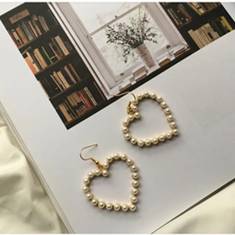 Fashion Inlaid Pearl Classic Heart Earrings Ornaments Wholesale