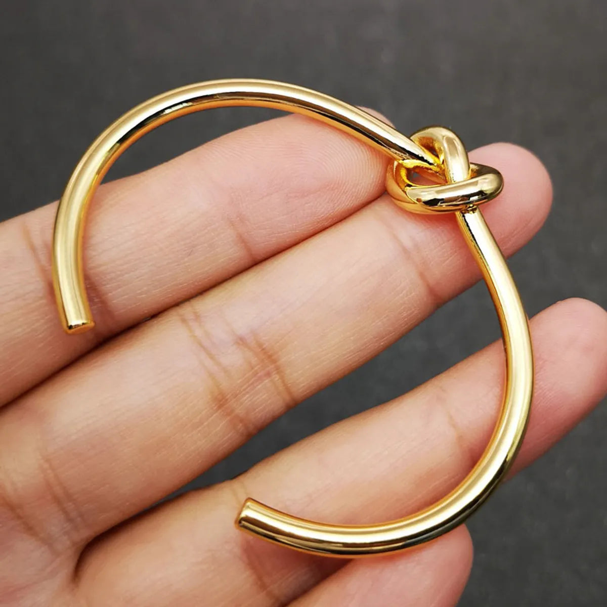 Fashion Knot Alloy Plating 18k Gold Plated Women's Bangle