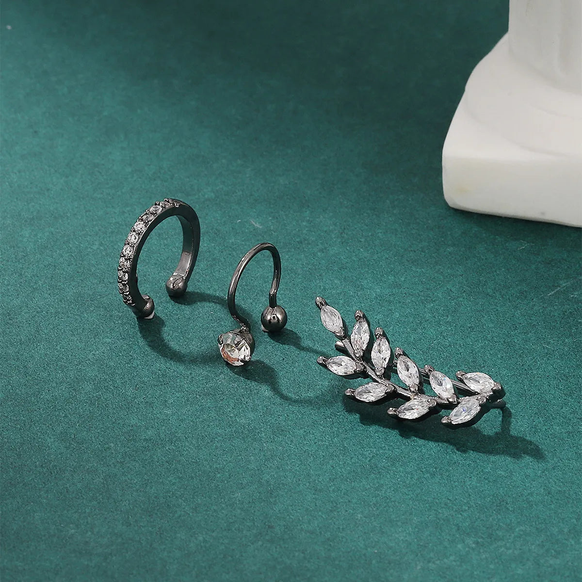 Fashion Leaf Copper Zircon Ear Clips In Bulk