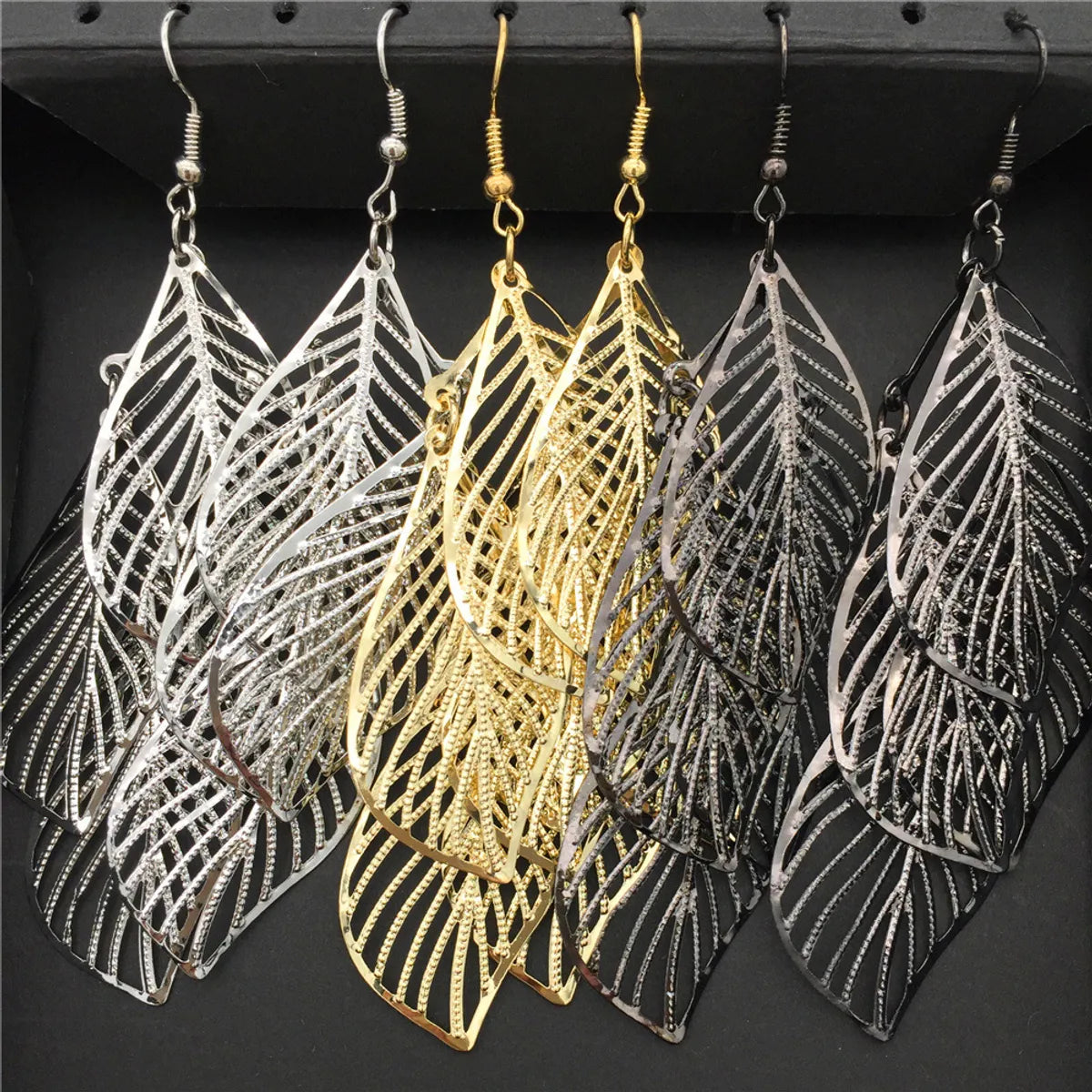 Fashion Leaf Metal Plating Women'S Earrings 1 Pair