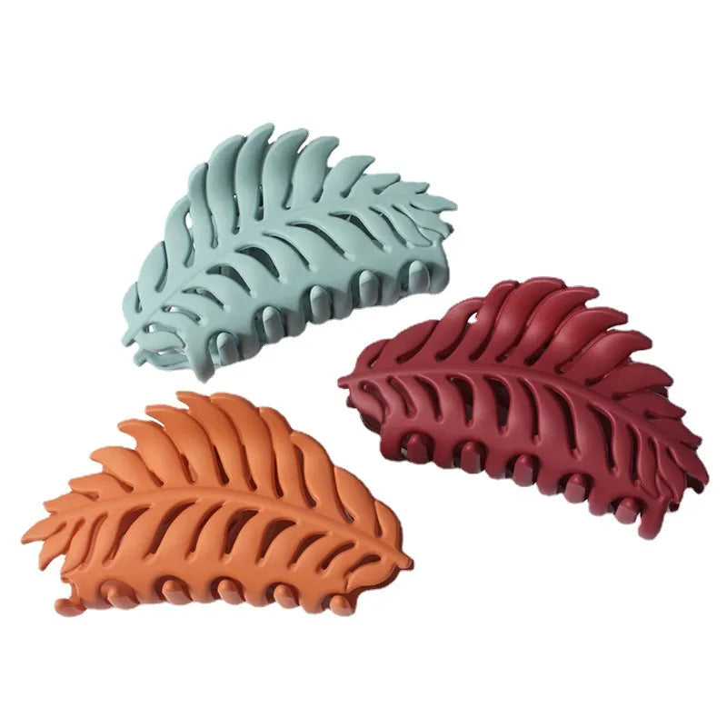 Fashion Leaves Plastic Resin Stoving Varnish Hair Claws 1 Piece