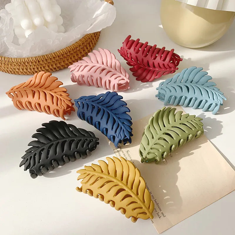 Fashion Leaves Plastic Resin Stoving Varnish Hair Claws 1 Piece