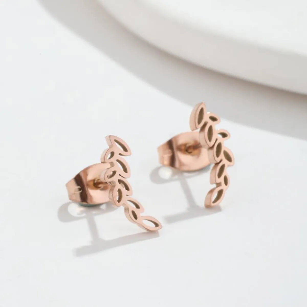 Fashion Leaves Stainless Steel Plating Hollow Out Ear Studs 1 Pair