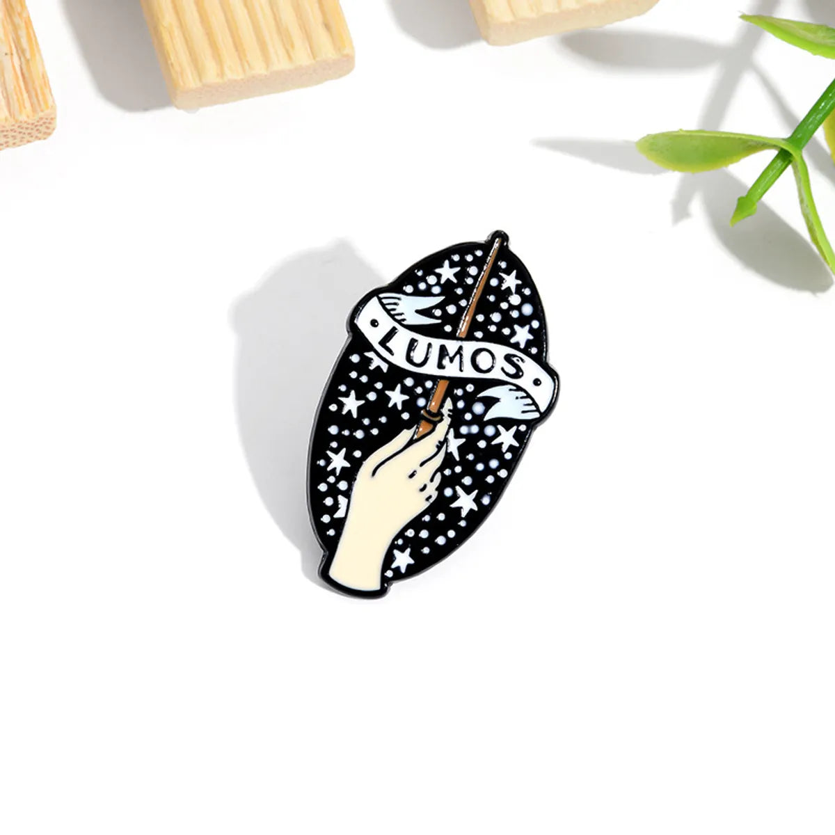 Fashion Letter Hand Alloy Stoving Varnish Unisex Brooches