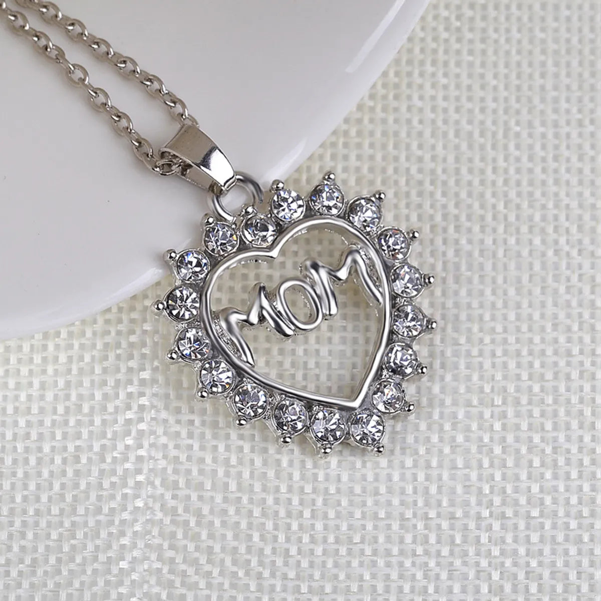 Fashion Letter Mom Necklace Sun Pattern Hollow Heart-shaped Alloy Necklace