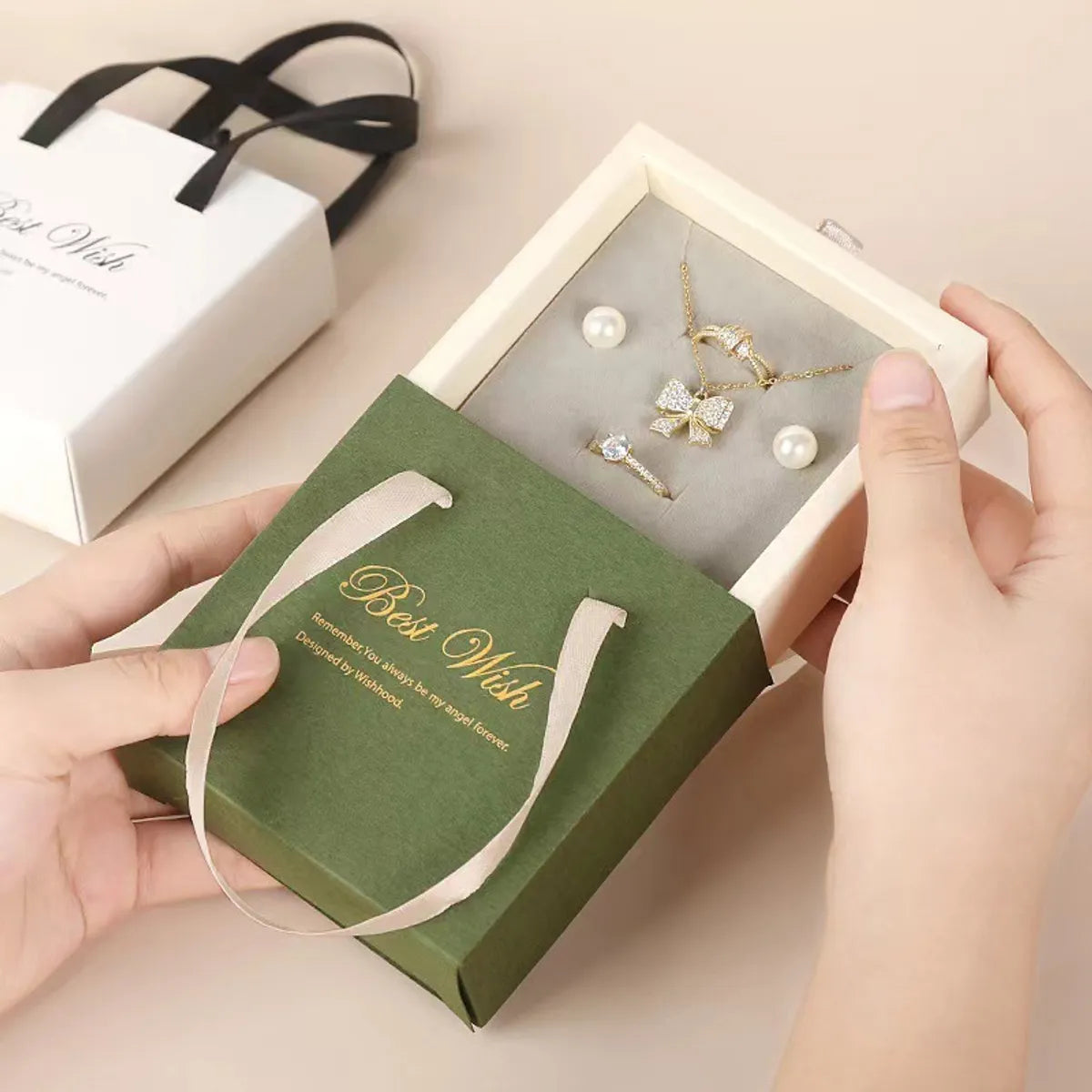 Fashion Letter Paper Jewelry Boxes 1 Piece