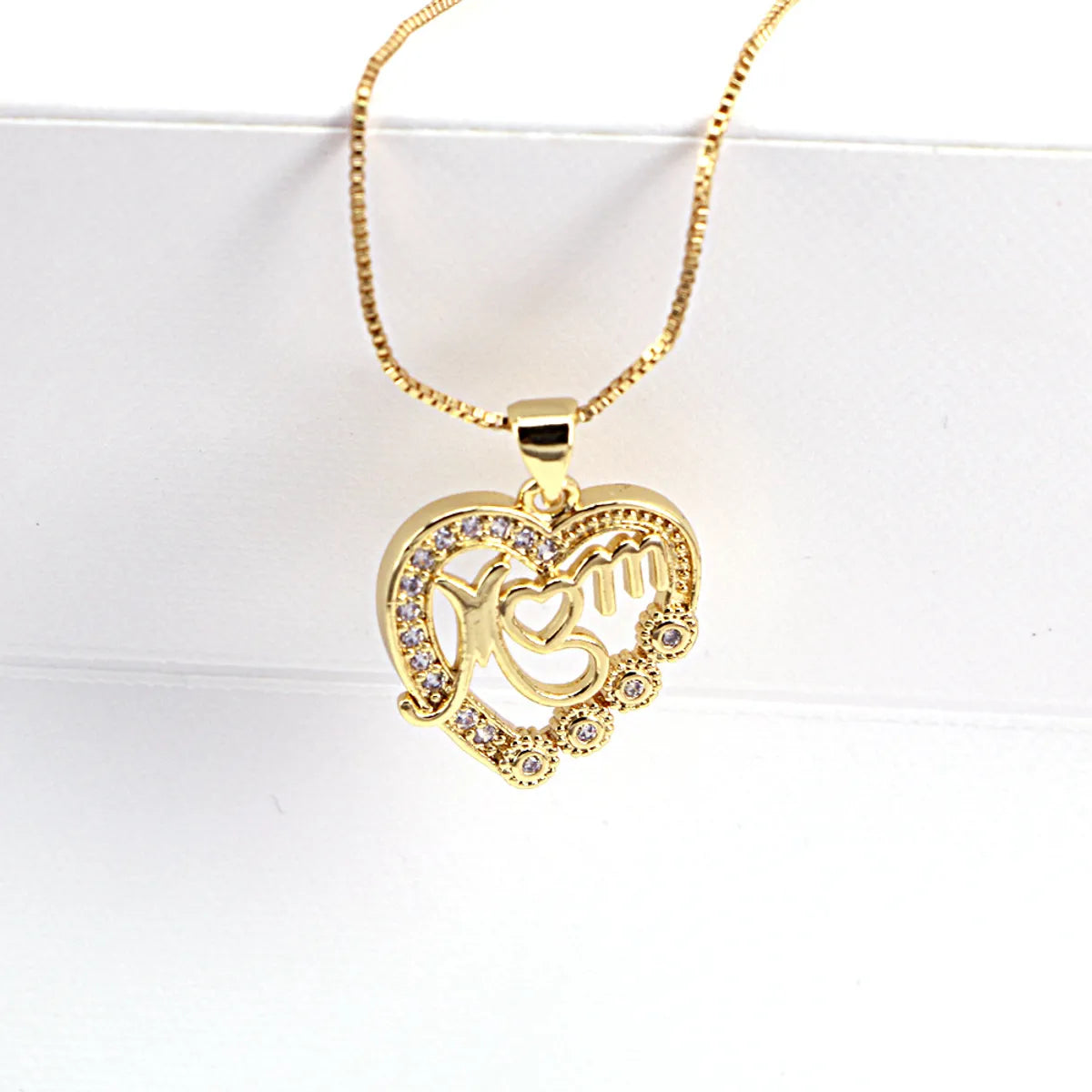 Fashion Letters Mom Hollow Heart-shaped Zircon Pendant Copper Clavicle Chain Jewelry