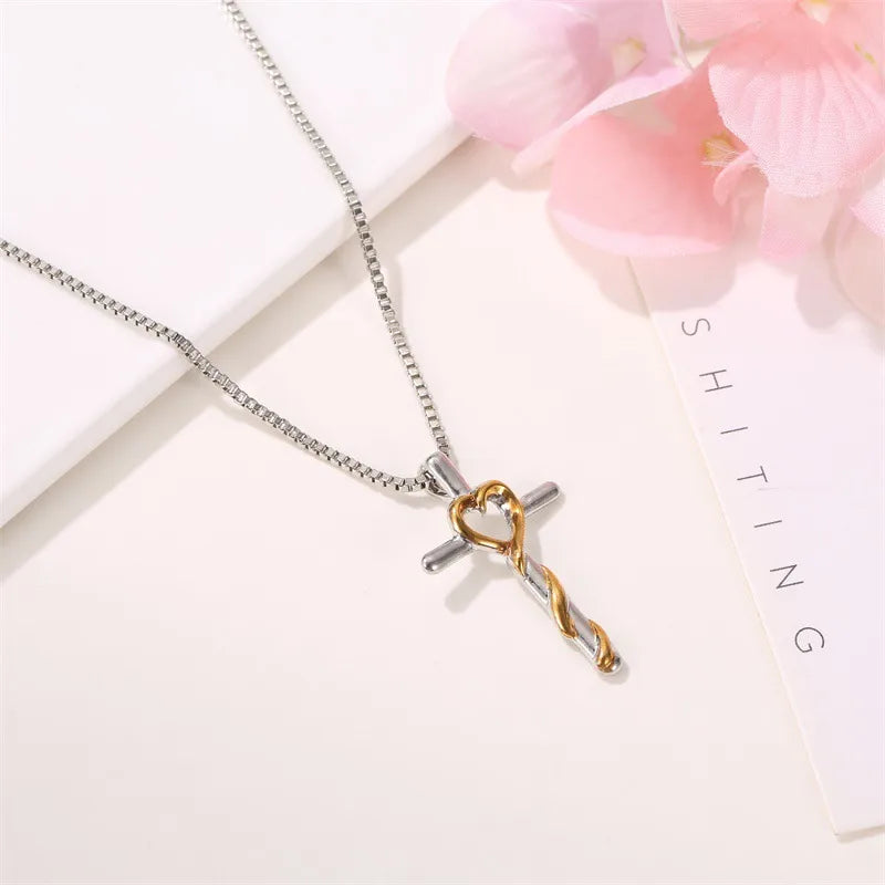 Fashion Love-Shaped Classic Cross Pendant Clavicle Chain Ladies Necklace