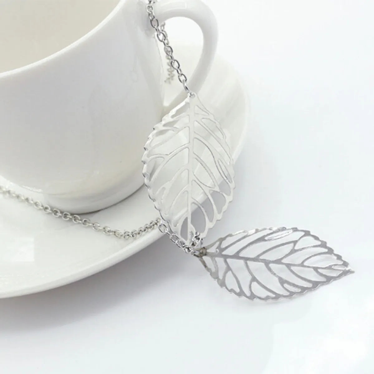 Fashion Metal Colorful Hollow Tree Leaf Two Large Leaf Pendant Necklace