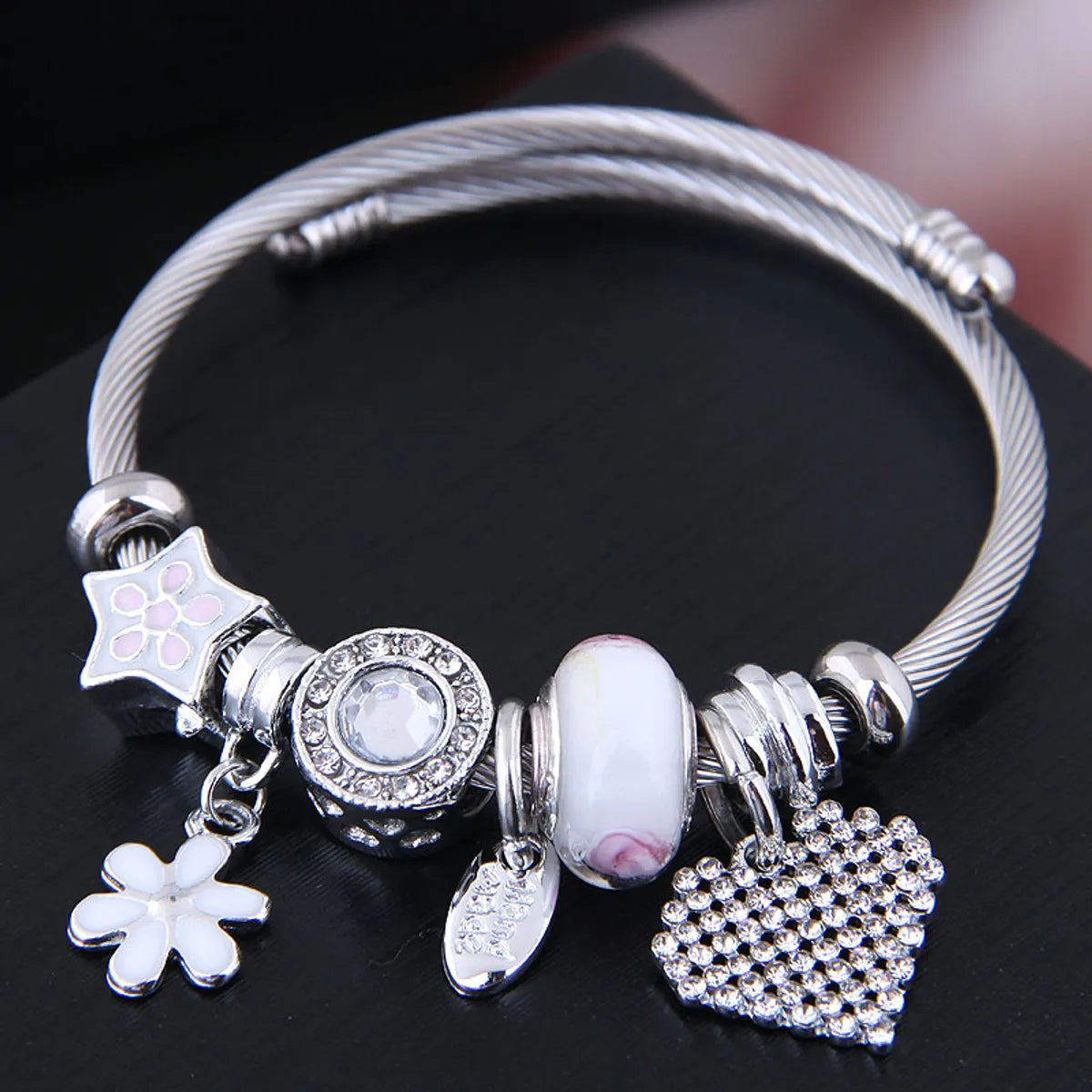 Fashion Metal Wild Simple Flowers Bright Love Pendant Multi-Element Accessories Personalized Bracelet