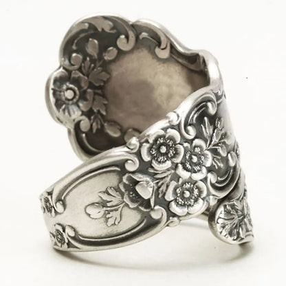 Fashion New Retro Flower Ring Ladies Alloy Hand Jewelry