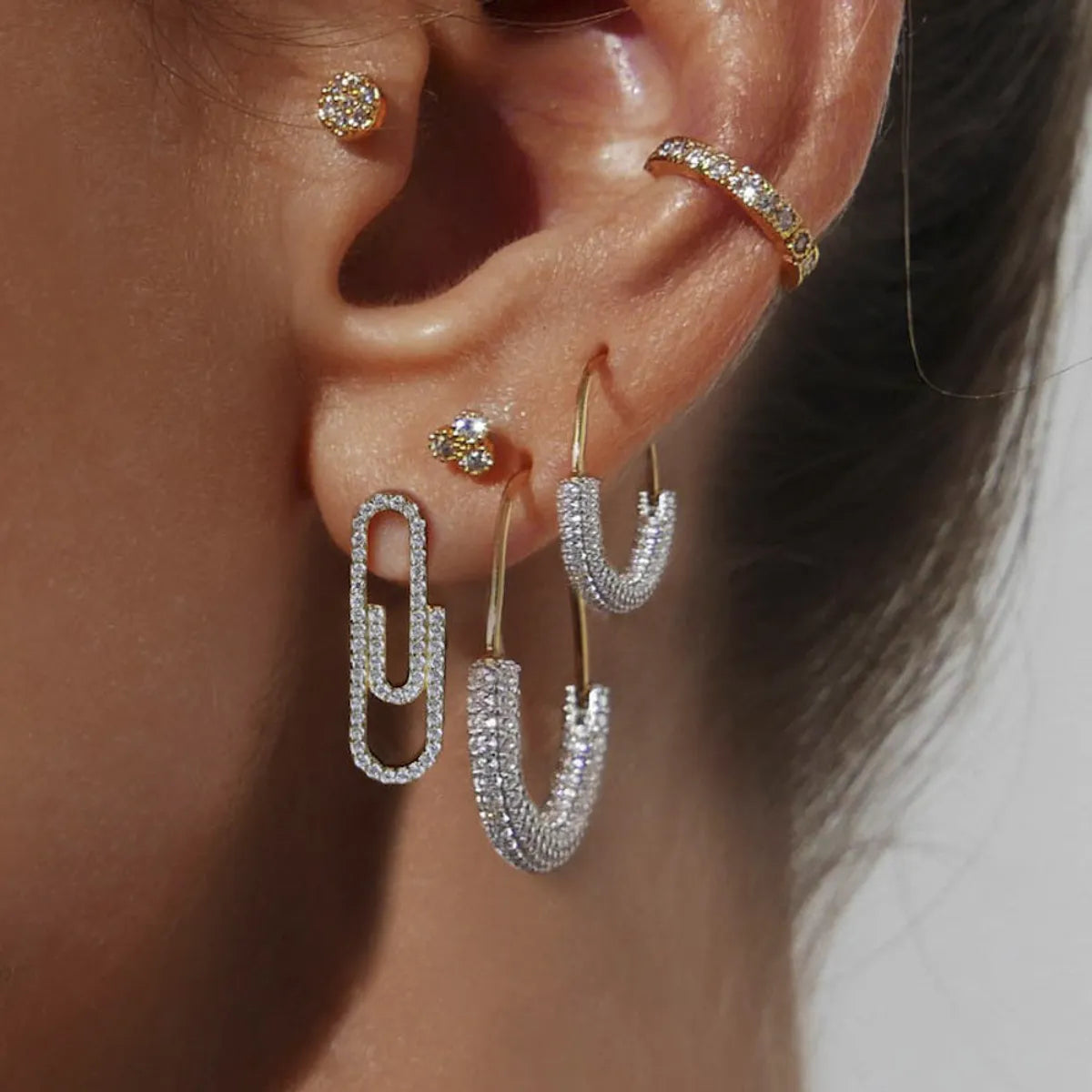 Fashion Paper Clip Alloy Plating Rhinestones Women's Earrings 1 Pair