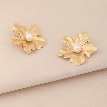 Fashion Pleated Flower Pearl Stud Earrings