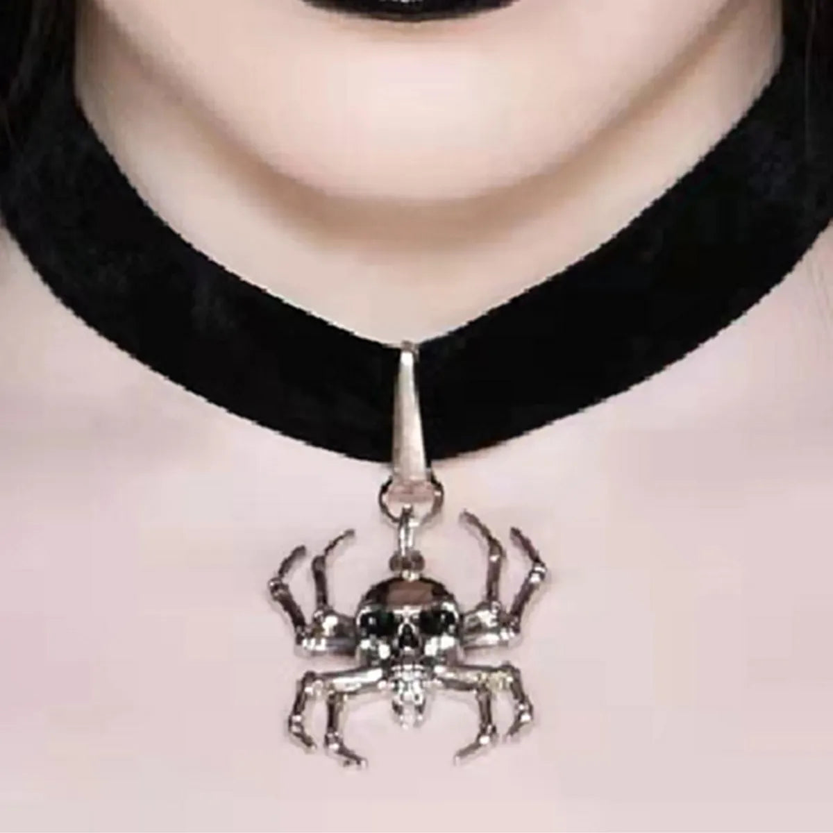 Fashion Retro Simple Personality Spider Pendant Necklace