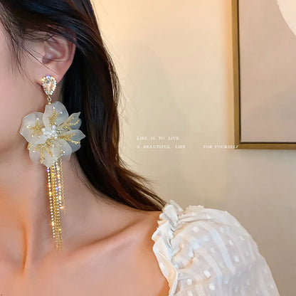 Fashion Rhinestone Crystal Pearl Asymmetric Flower Earrings Wholesale