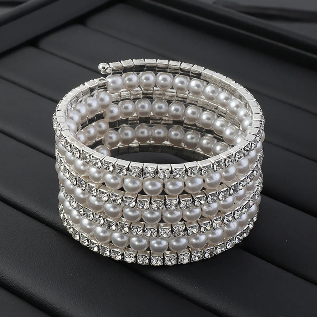 Fashion Geometric Alloy Diamond Women'S Bracelets