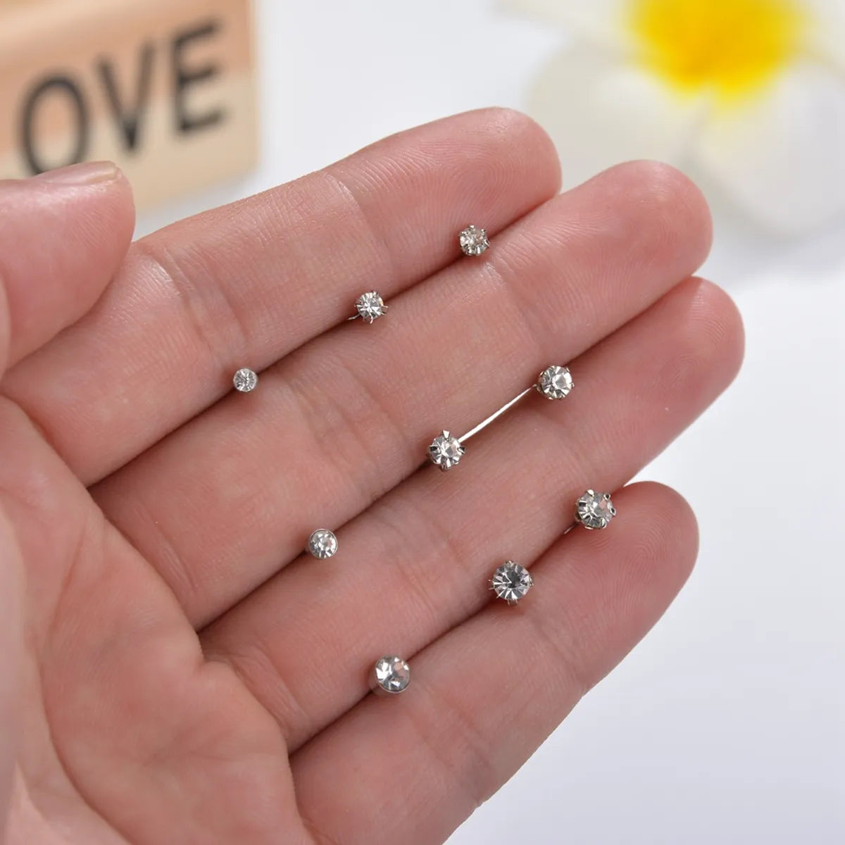 Fashion Round Alloy Artificial Rhinestones Women's Ear Studs 1 Set