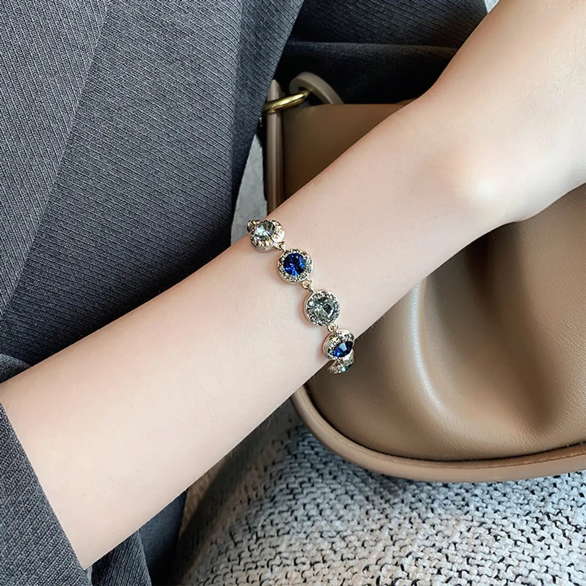 Fashion Round Alloy Plating Inlay Artificial Gemstones Women'S Bracelets 1 Piece