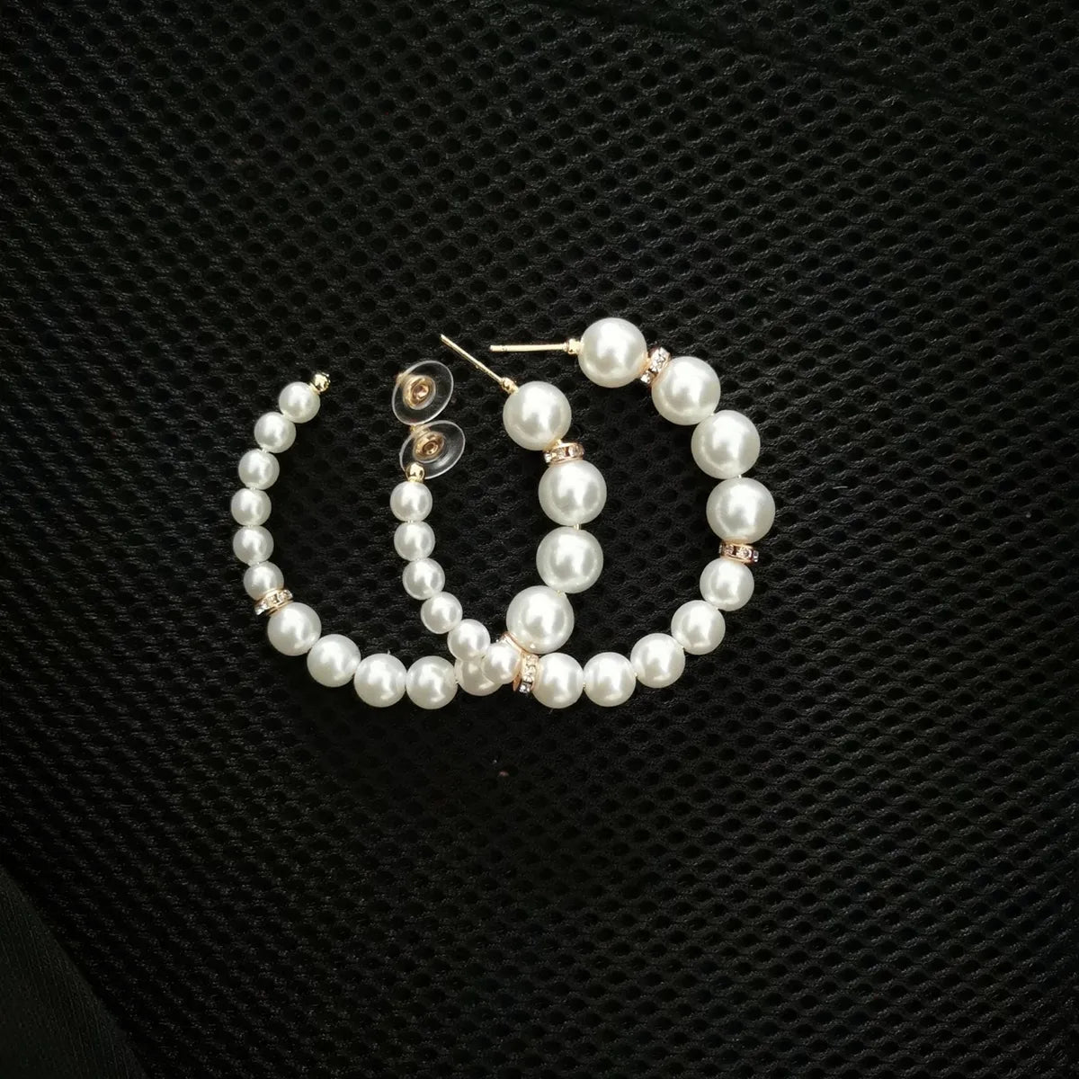 Fashion Round Artificial Pearl Imitation Pearl Women'S Ear Studs 1 Pair