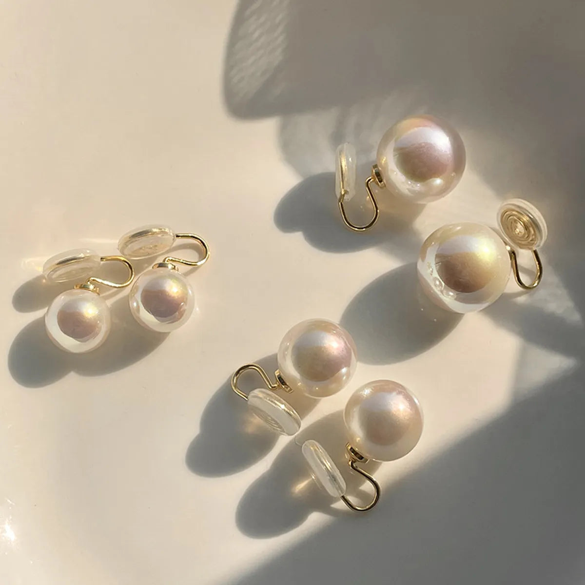 Fashion Round Artificial Pearl Women's Ear Clips 1 Pair