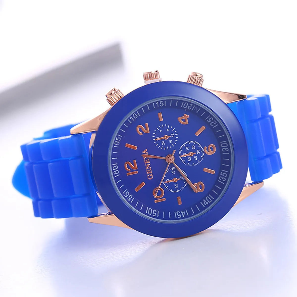 Fashion Round Buckle Quartz Women'S Watches